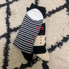 マルニ　ユニクロ　靴下のサムネイル
