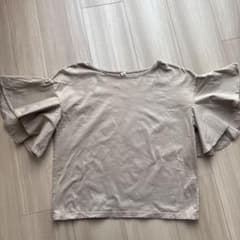 ベージュ フリル袖 Tシャツ XSのサムネイル