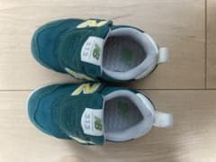 New Balance 313 キッズスニーカー 緑のサムネイル