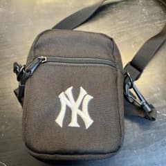 MLB NY ヤンキース ショルダーバッグ ブラックのサムネイル