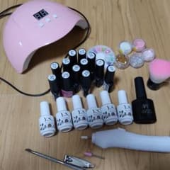 ネイルキットのサムネイル
