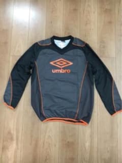 【値下げ】umbro アンブロ ピステ　上のみ　サイズLのサムネイル