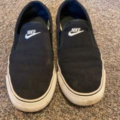 NIKE スリッポン スニーカーのサムネイル