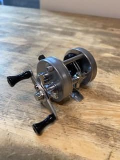 76年 ABU AMBASSADEUR 2500C ショートツイン 760200 - メルカリ