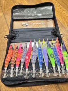 おつさん　専用　ほぼ新品週末まで値下げ　エギ・餌木 12個セット 収納ケース付き おつさん 専用 ほぼ新品週末まで値下げ エギ・餌木 12個セット 収納