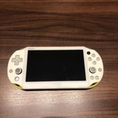 PlayStation®Vita（PCH-2000シリーズ） Wi-Fiモデル…のサムネイル