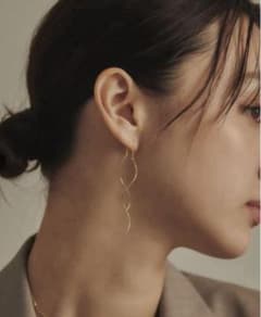 ココシュニックポリッシュミラーカットチェーンピアス片耳¥81400