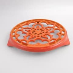 014　ル・クルーゼ　ラウンド・トリベット 鍋敷き 22cm Amazon | ル・クルーゼ(Le Creuset) ラウンド・トリベット 鍋敷き 22cm