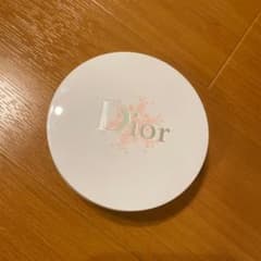 DIOR スノーパーフェクト　ライトコンパクトファンデーション　12gのサムネイル