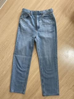 GU ハイウエストストレートジーンズのサムネイル