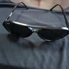 Ray-Ban ブラックサングラス レザーケース付きのサムネイル