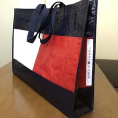 TOMMY トミーヒルフィガー ショップバッグ ビニール製エコバッグ サイズ大のサムネイル