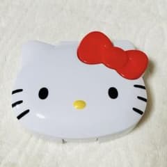 ハロー　キティ　ガラス小物入れ　新品未使用 新品 未使用 サンリオ ハローキティ 小物ケース 赤 キティちゃん