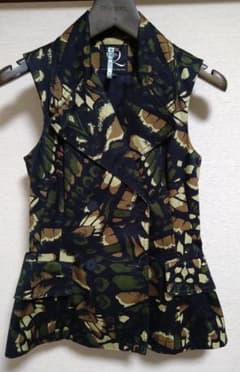 Alexander McQueen　ベストのサムネイル