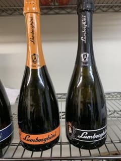 ランボルギーニシャンパンのサムネイル