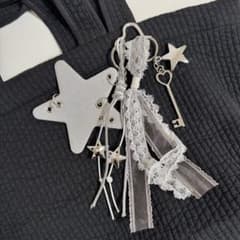 じゃらじゃらバッグチャーム 星 リボン 鍵 キーホルダー シルバーのサムネイル
