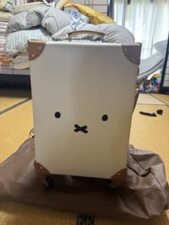 リズッコ様専用 ミッフィーちゃんのキャリーケースのサムネイル