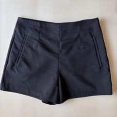ZARA ブラック ショートパンツ