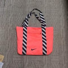 ナイキ トートバッグのサムネイル