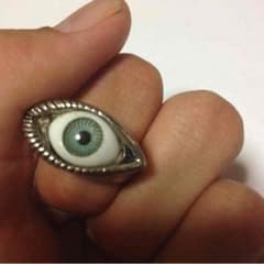 眼球の指輪のサムネイル