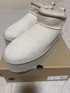 UGG☆アグ☆CLASSIC ULTRA MINI PLATFORM☆のサムネイル