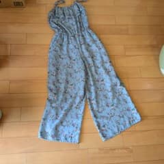 美品　シークレットハニー花柄フリル付きオールインワン 水色のサムネイル