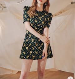 BLACKPINK ジェニー着用ミニワンピースのサムネイル