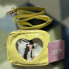 ILLIT プラチナムザッカショルダーポーチ　ウォンヒ