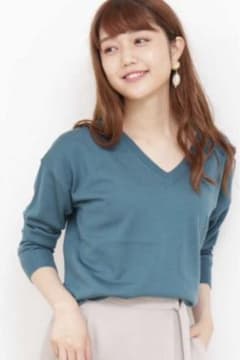 N.ナチュラルビューティーベーシック ウールカシミヤベーシックVネックニットのサムネイル