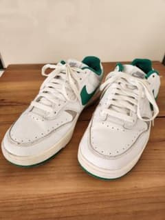 NIKE ガンマフォース　ローカットスニーカー ホワイト 　27cm USEDのサムネイル