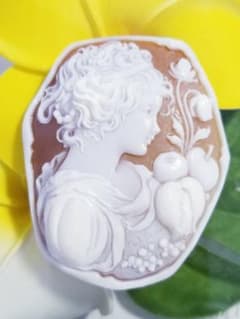 KS-080 【ライモンド・カリファーノ】作 天然シェルカメオルース