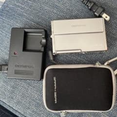 OLYMPUS μ 1050 SW コンパクトデジタルカメラのサムネイル