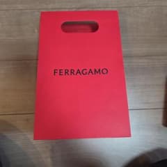 FERRAGAMO 赤いショッピングバッグのサムネイル