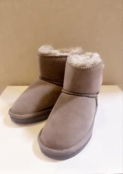 【新品未使用】折り返し2Way仕様 キッズ ムートンブーツのサムネイル