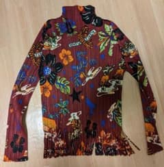【美品】プリーツプリーズ　トップスのサムネイル