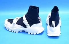 adidas originals by HYKE スニーカーのサムネイル