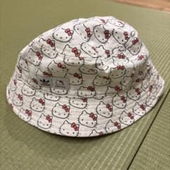 미품 adidas 헬로키티 버킷 모자 51~54 센치메터