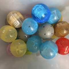 ガチャガチャ　カプセルのみ　約20〜25個のサムネイル