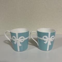 ティファニー 水色リボン模様マグカップ2個セット - メルカリ