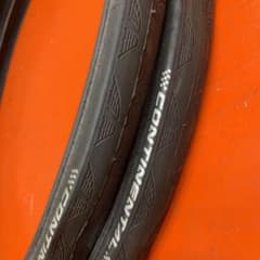 コンチネンタル　4000s2 30kmのみ使用　2本セット　1本難ありのサムネイル
