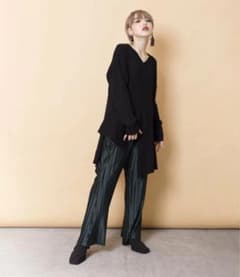 オズモーシス プリーツベルボトムパンツ