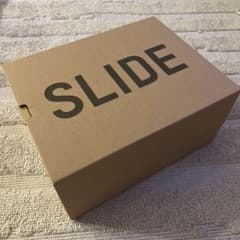 yeezy slideのサムネイル