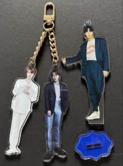 JIN BTS セット キーホルダー スタンド アクリル jin ジン bts アクリルスタンド メルカリ - 2個セット アイドル