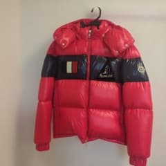 ✨７月限定価格‼️MONCLER ダウンジャケット レッド ネイビー‼️ ✨7月限定価格‼️MONCLER ダウンジャケット レッド ネイビー