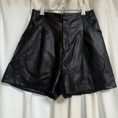 ブラック ショートパンツのサムネイル
