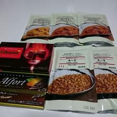 ◎お買い得◎オマケ付き 無印カレー 5個 & チョコレート セットのサムネイル