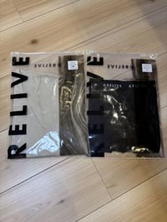 RELIVE メンズベージュTシャツ＆メンズブラックパンツセットのサムネイル