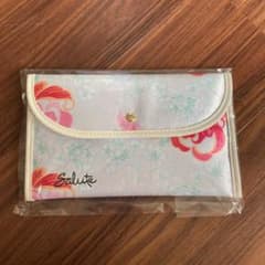 サルート　ポーチのサムネイル