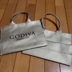 楓様専用です。GODIVA ゴールドトートバッグのサムネイル