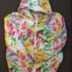 はなこ様専用  GAP 花柄 薄手ジャンパー 150のサムネイル